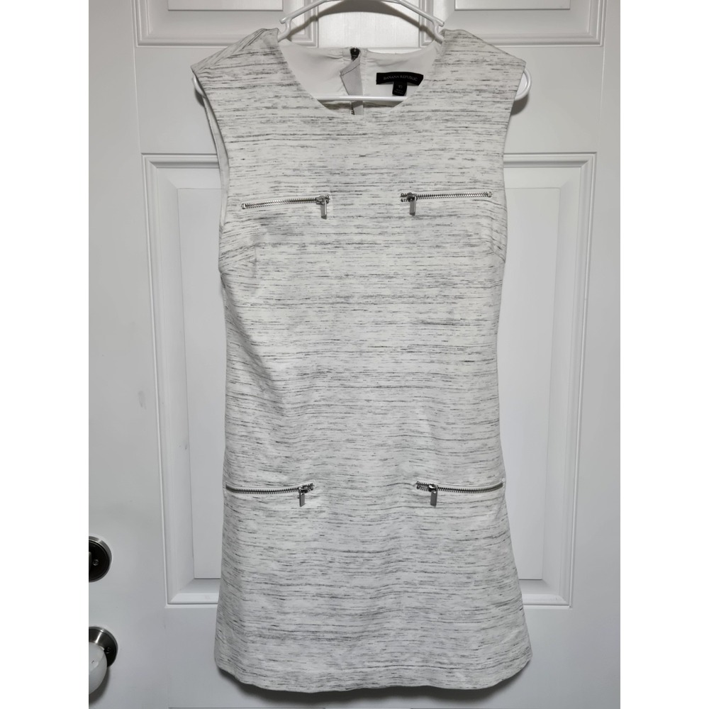 Banana Republic Size 10 Sheath Dress White / Gray Zippers Design